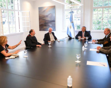 El Presidente de la República Argentina recibió a representantes de la FAIE