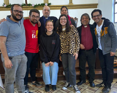 Acompañamiento del Obispo a reunión del ENJ y al acto de colación de la UCEL