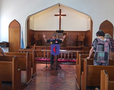 Visita Episcopal a Liniers