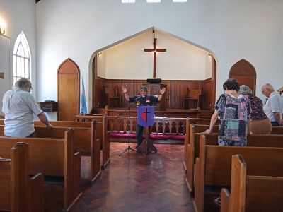 visita-episcopal-iglesia-metodista-liniers (4)