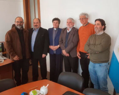 UNIPE recibe en comodato una valiosa colección bibliográfica