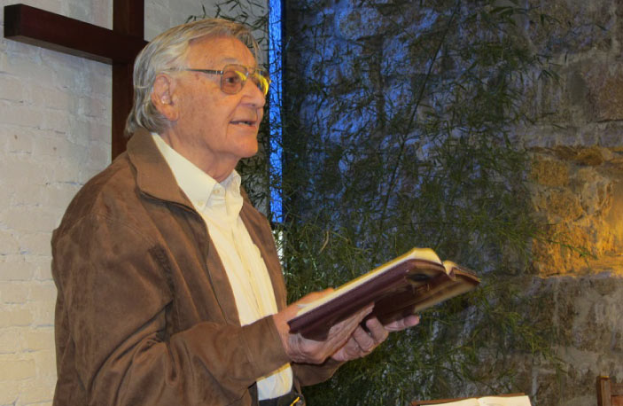 Himnos con Alas – de Mortimer Arias